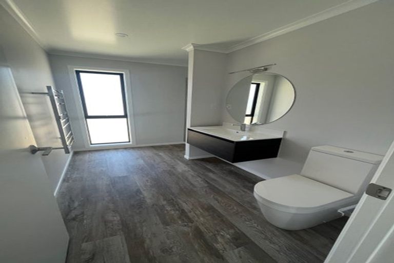 Photo of property in 10 Dahl Drive, Wallaceville, Upper Hutt, 5018