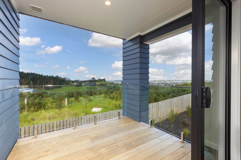 Photo of property in 58 Paparahi Place, Wainui, Silverdale, 0992