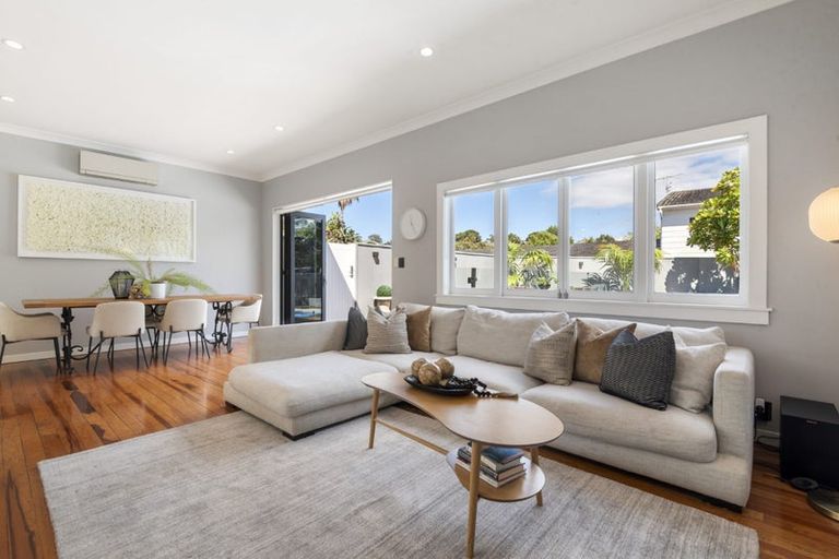 Photo of property in 1/5 Nelson Avenue, Northcote Point, Auckland, 0627