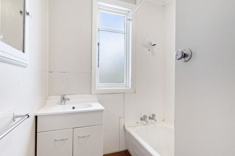 Photo of property in 68 Moa Road, Point Chevalier, Auckland, 1022