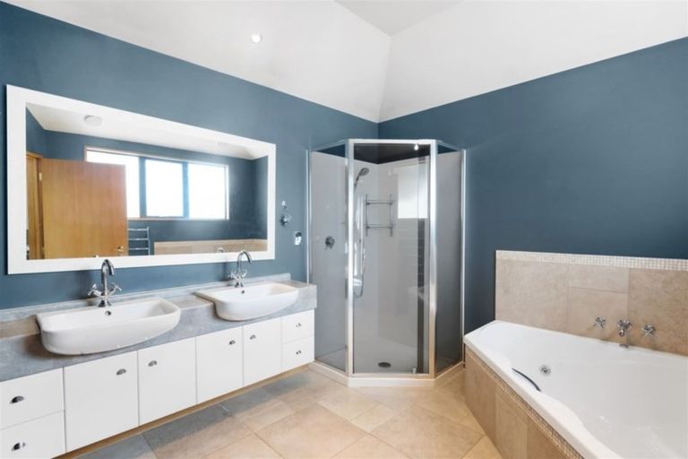 Photo of property in 183 Withells Road, Avonhead, Christchurch, 8042