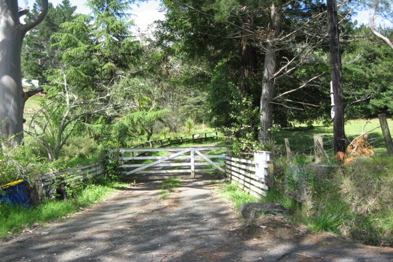 Photo of property in 116 Bethells Road, Waitakere, Henderson, 0781