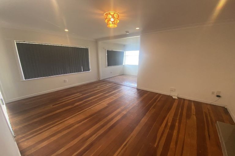 Photo of property in 21 Myers Road, Manurewa East, Auckland, 2102