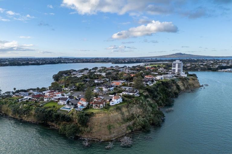 Photo of property in 87 Stanley Point Road, Stanley Point, Auckland, 0624
