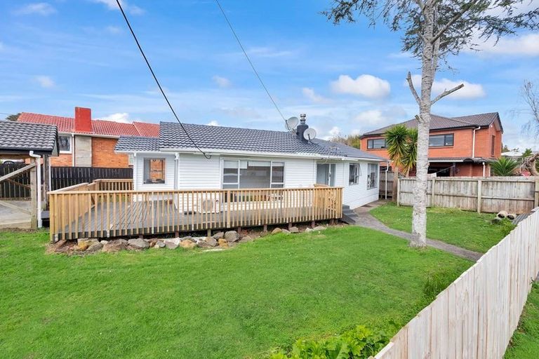 Photo of property in 65 Larnoch Road, Henderson, Auckland, 0610