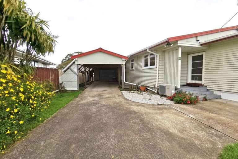 Photo of property in 44 Lavinia Crescent, Mangere East, Auckland, 2024