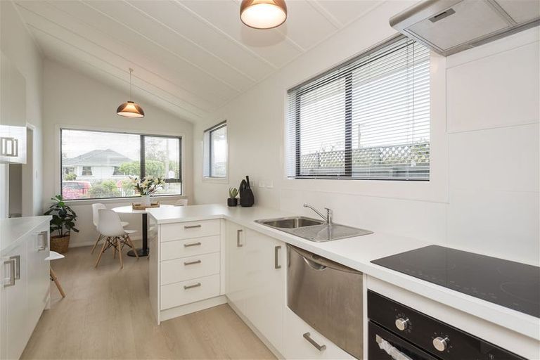 Photo of property in 8 Erin Crescent, Mairehau, Christchurch, 8013