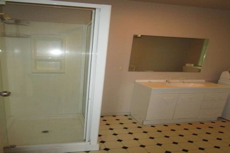 Photo of property in 5a Tonga Place, Riccarton, Christchurch, 8041