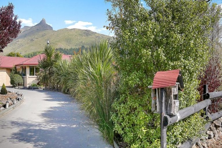 Photo of property in 6 Deavoll Place, Heathcote Valley, Christchurch, 8022