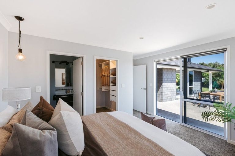 Photo of property in 266 Lakes Boulevard, Pyes Pa, Tauranga, 3112