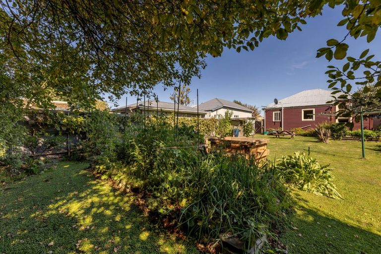 Photo of property in 36 Olliviers Road, Phillipstown, Christchurch, 8011