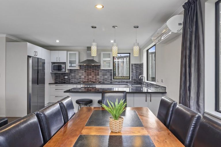 Photo of property in 8 Allendale Place, Morrinsville, 3300