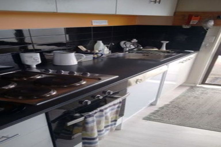 Photo of property in 48 Glengarry Road, Glen Eden, Auckland, 0602