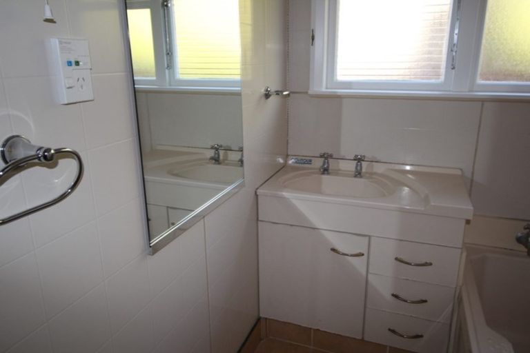 Photo of property in 3 Kent Crescent, Awapuni, Palmerston North, 4412