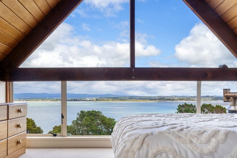 Photo of property in 32 Brigantine Drive, Beach Haven, Auckland, 0626