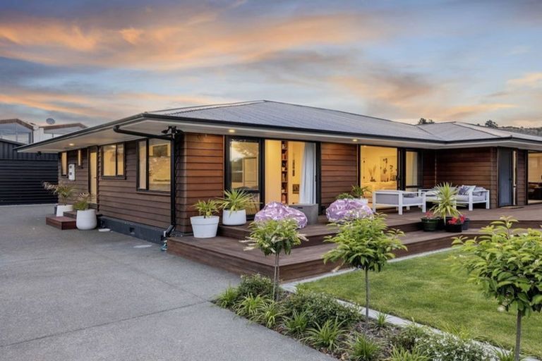 Photo of property in 87 Beachville Road, Redcliffs, Christchurch, 8081