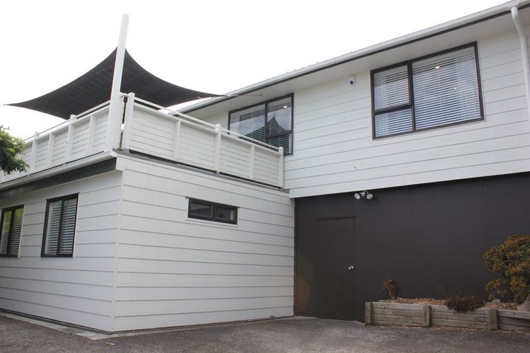 Photo of property in 99c Captain Scott Road, Glen Eden, Auckland, 0602