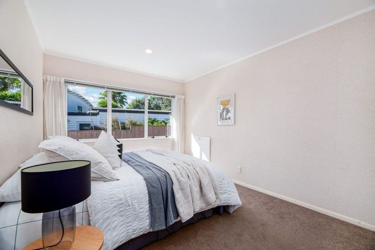 Photo of property in 42 Sunhill Road, Sunnyvale, Auckland, 0612