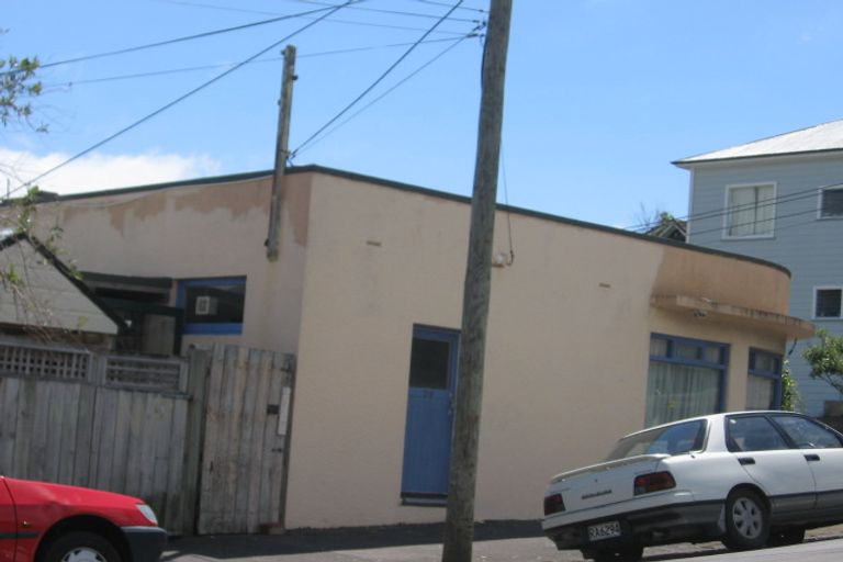 Photo of property in 36 Austin Street, Mount Victoria, Wellington, 6011