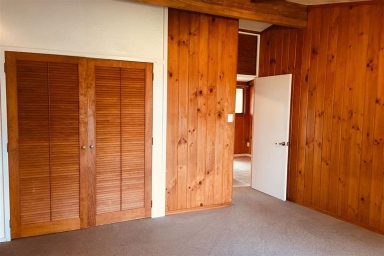 Photo of property in 34 Red Hills Road, Massey, Auckland, 0614