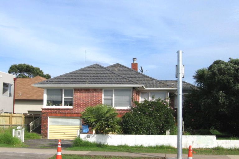 Photo of property in 51 Macleans Road, Bucklands Beach, Auckland, 2014