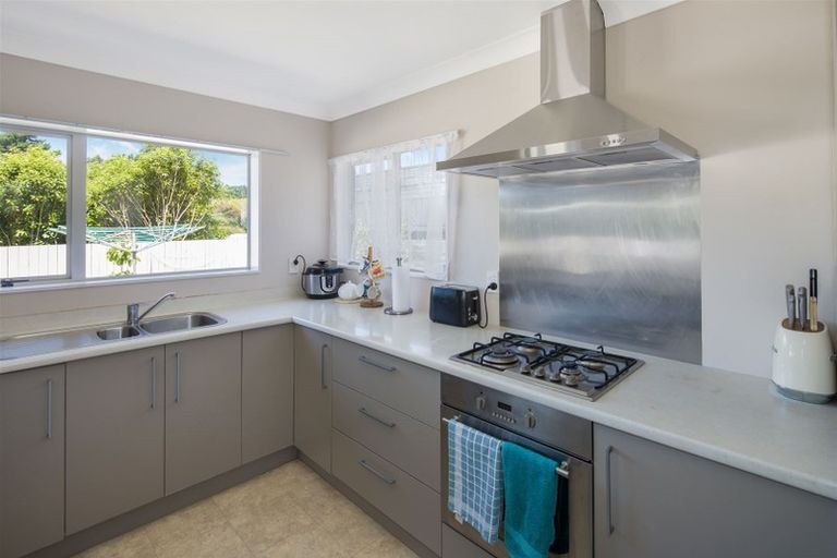 Photo of property in 19a Wantwood Grove, Churton Park, Wellington, 6037