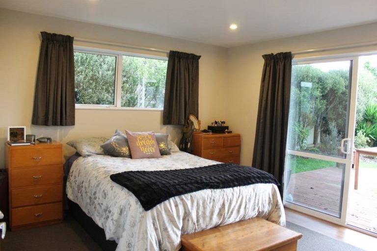 Photo of property in 24 Peel Street, Westport, 7825