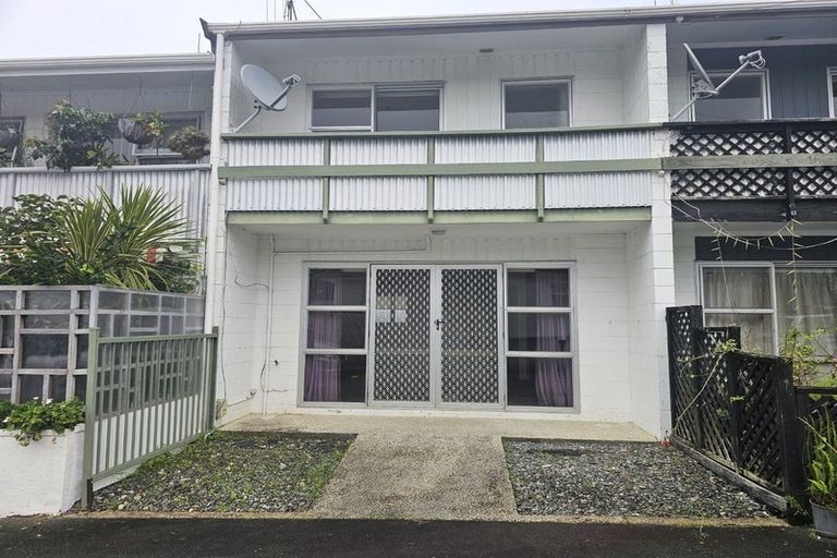 Photo of property in 2/5 Second Avenue, Avenues, Whangarei, 0110
