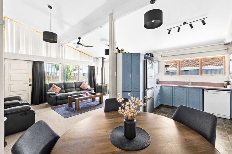 Photo of property in 21 Shortland Street, Tamatea, Napier, 4112