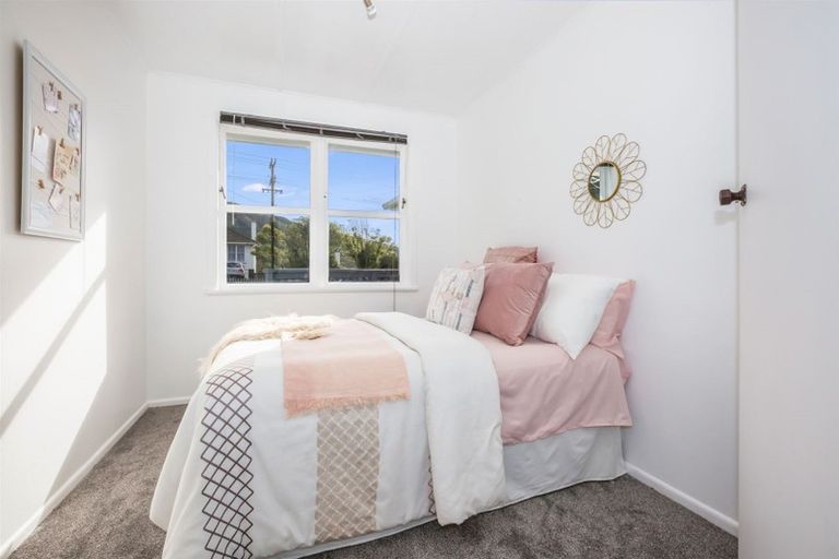 Photo of property in 60 Bell Street, Tawa, Wellington, 5028