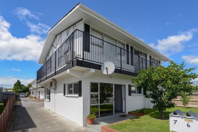 Photo of property in 1/8 Lee Road, Taradale, Napier, 4112