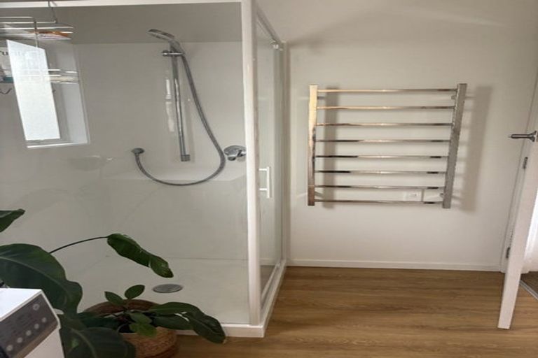 Photo of property in 17b Scott Road, Stanmore Bay, Whangaparaoa, 0932