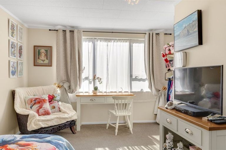 Photo of property in 95 Queen Street, Westport, 7825