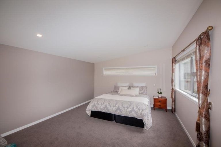 Photo of property in 10 Edington Grove, Churton Park, Wellington, 6037