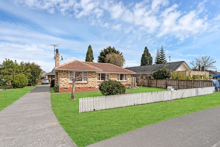Photo of property in 1/10 Grove Road, Papakura, 2110
