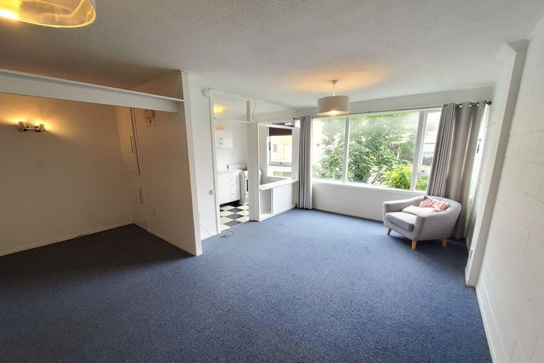 Photo of property in Churchill Flats, 213 The Terrace, Wellington Central, Wellington, 6011