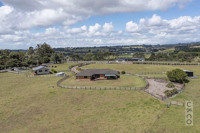 Photo of property in 118 Cottle Road, Taupaki, Henderson, 0782