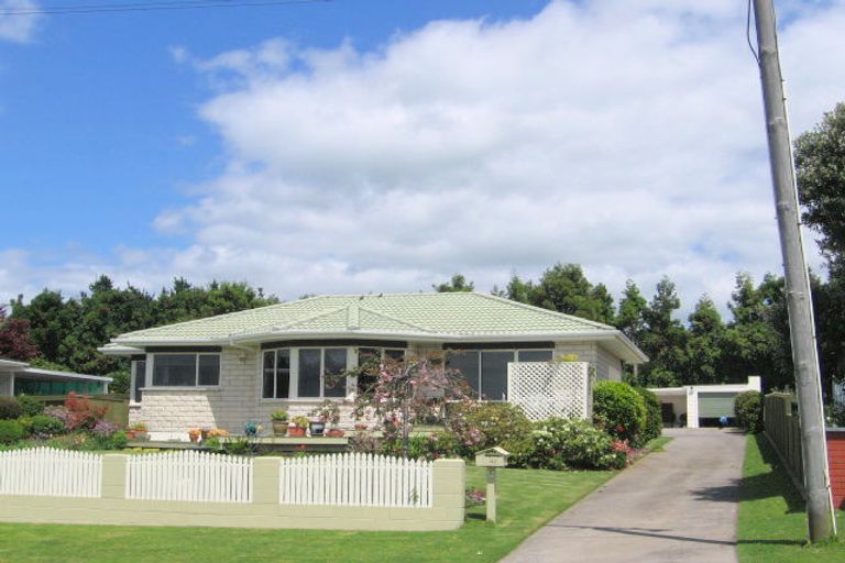 Photo of property in 42 The Crescent, Waihi Beach, 3611