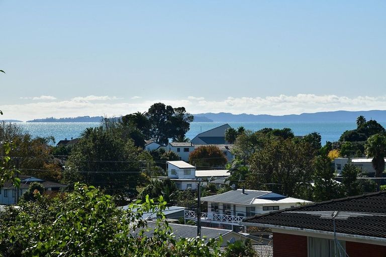 Photo of property in 36 Surf Road, Stanmore Bay, Whangaparaoa, 0932