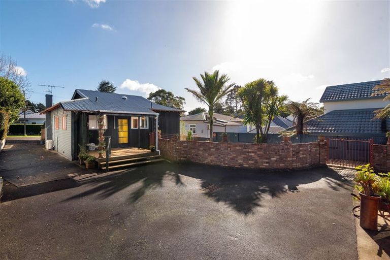Photo of property in 69 Martin Avenue, Mount Albert, Auckland, 1025