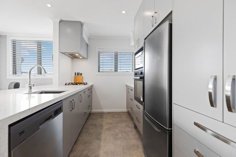 Photo of property in Salisbury Crown, 5/7 Salisbury Avenue, Mount Maunganui, 3116
