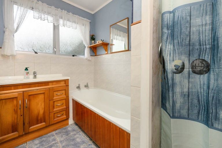 Photo of property in 1a Dunk Place, Milson, Palmerston North, 4414