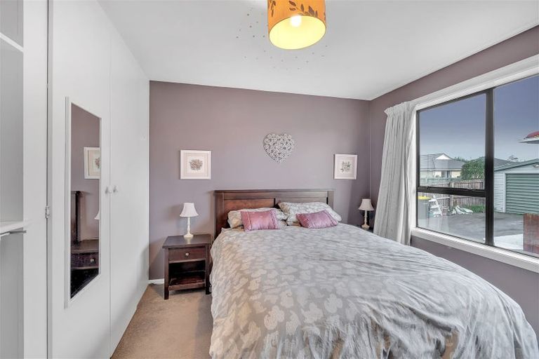 Photo of property in 16 Dunedin Street, Redwood, Christchurch, 8051