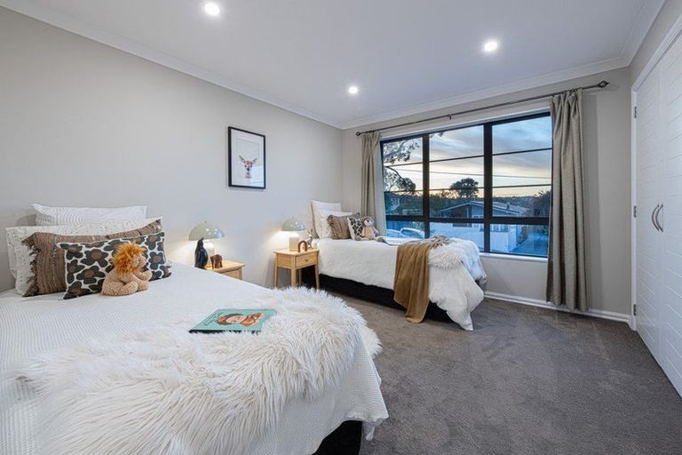 Photo of property in 25a Rothesay Bay Road, Rothesay Bay, Auckland, 0630