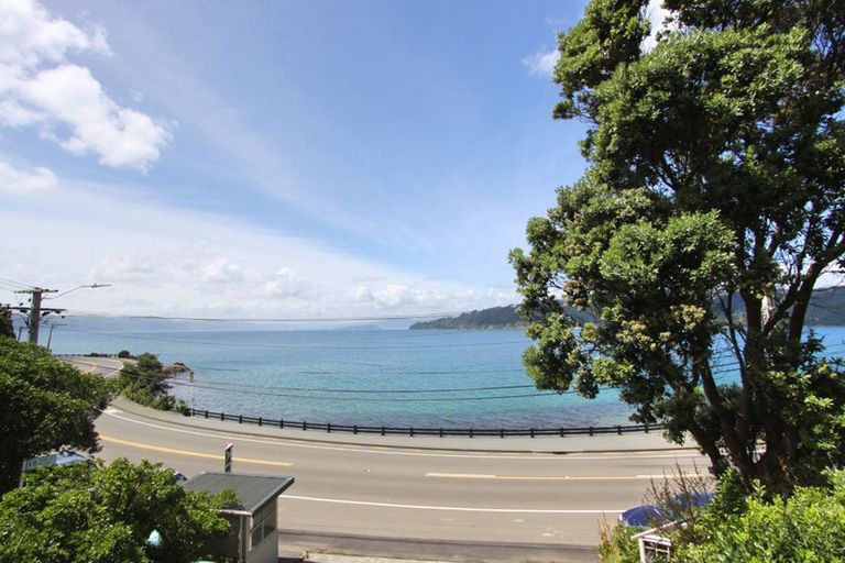 Photo of property in 1/136 Evans Bay Parade, Roseneath, Wellington, 6021