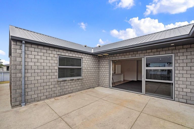 Photo of property in 2 Cupples Street, Papamoa Beach, Papamoa, 3118