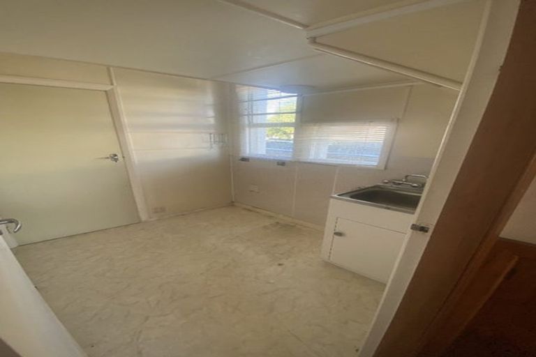 Photo of property in 107 Macandrew Road, South Dunedin, Dunedin, 9012