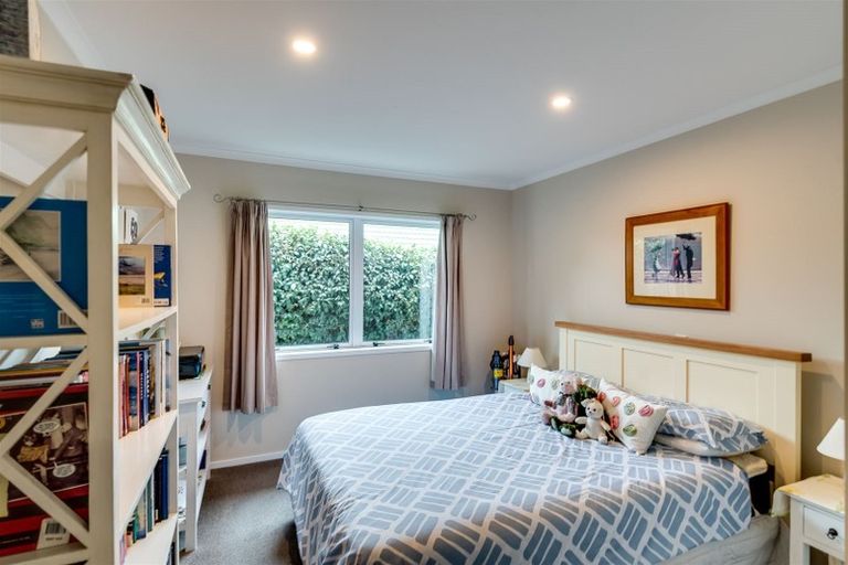 Photo of property in 1111b Karamu Road North, Mayfair, Hastings, 4122