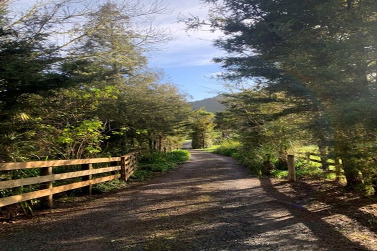 Photo of property in 115 Bethells Road, Waitakere, Henderson, 0781