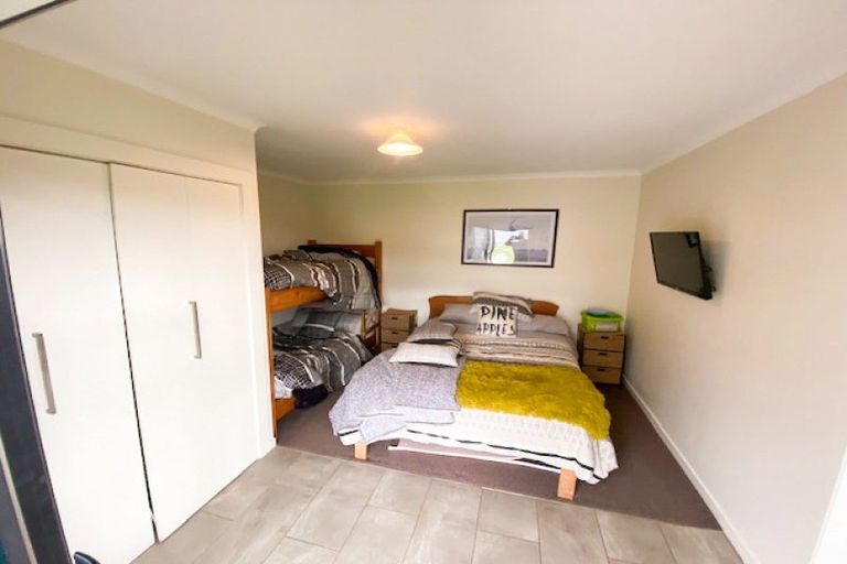 Photo of property in 71 Stafford Street, Orepuki, Riverton, 9881